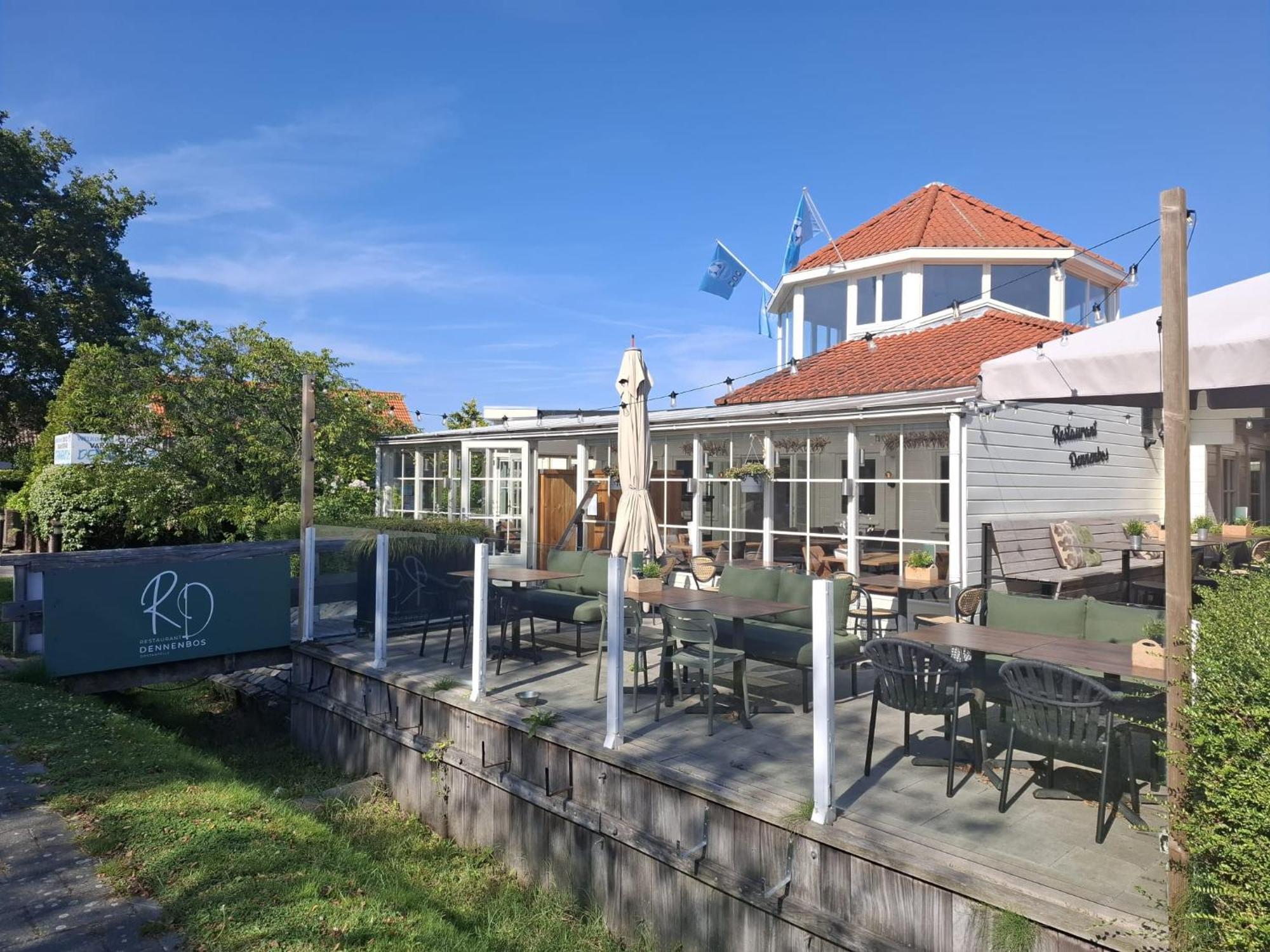 Strandhotel Dennenbos Oostkapelle Exterior photo